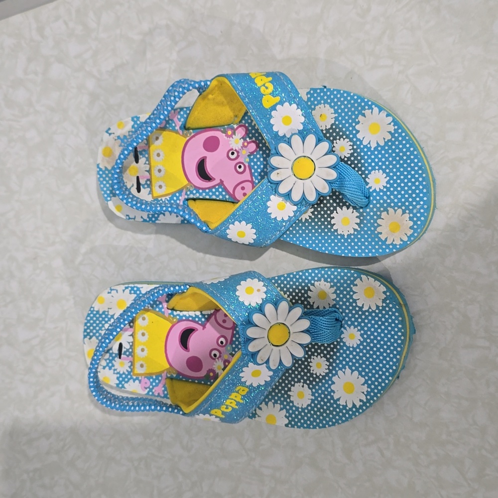 Peppa Pig‎ flip flops size 7/8